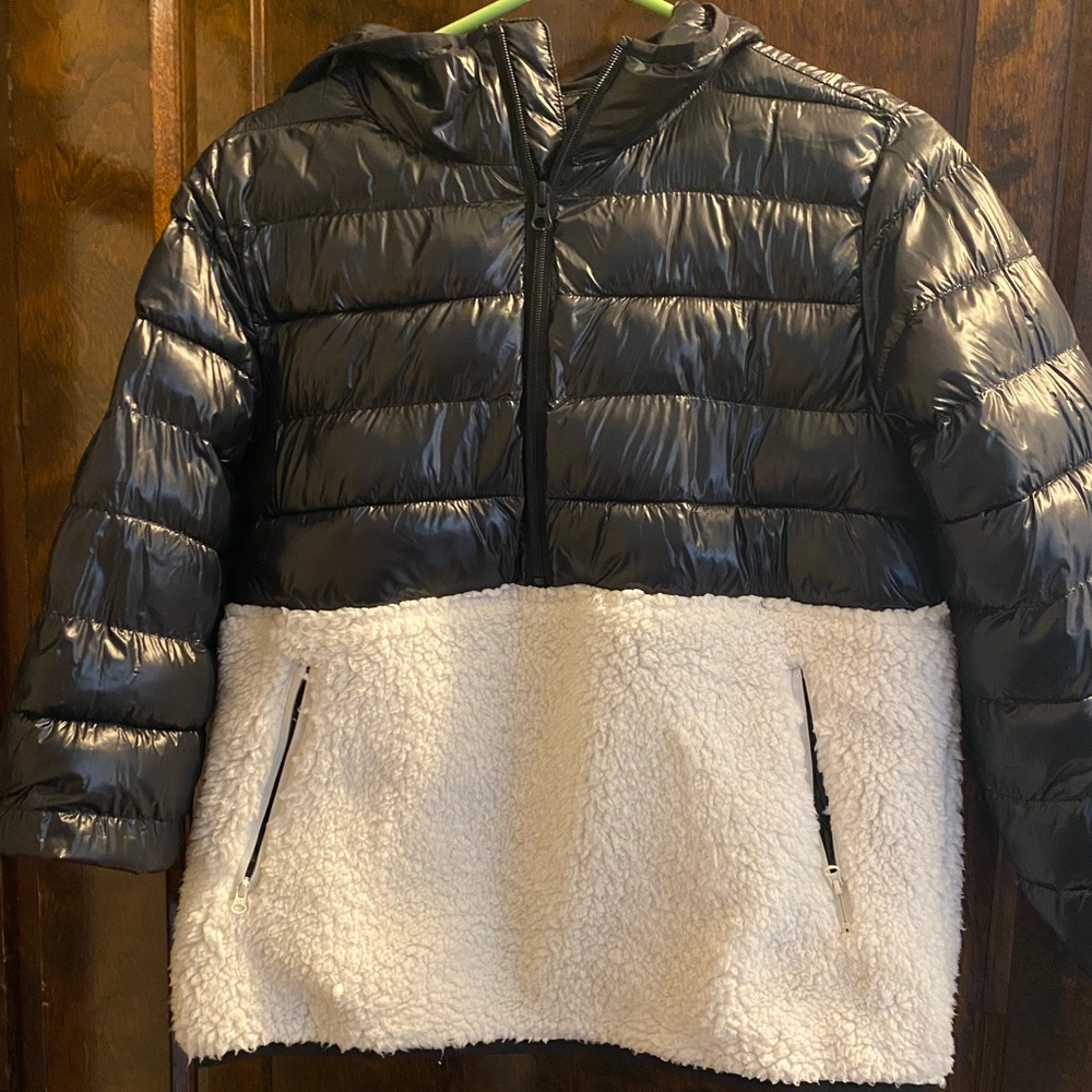 gap fit, quarter zip pull over, Sherpa on the bottom, black shiny material
